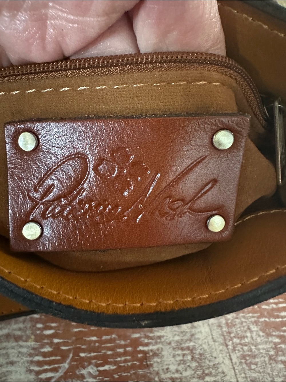 Patricia Nash Cascina Crossbody bag in cognac - Picture 9 of 11